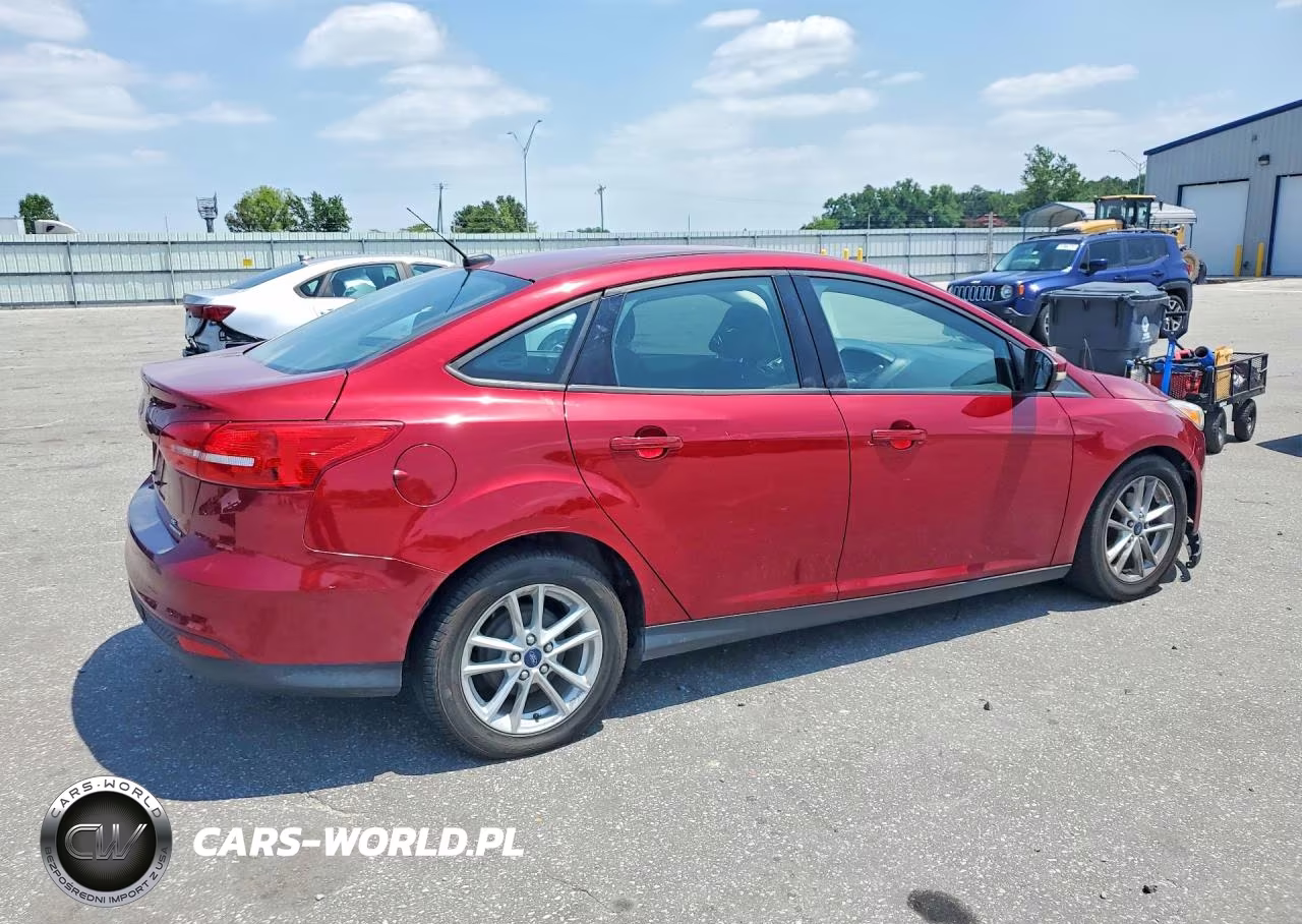 2016 Ford Focus Se VIN:1FADP3F21GL263653 - 3