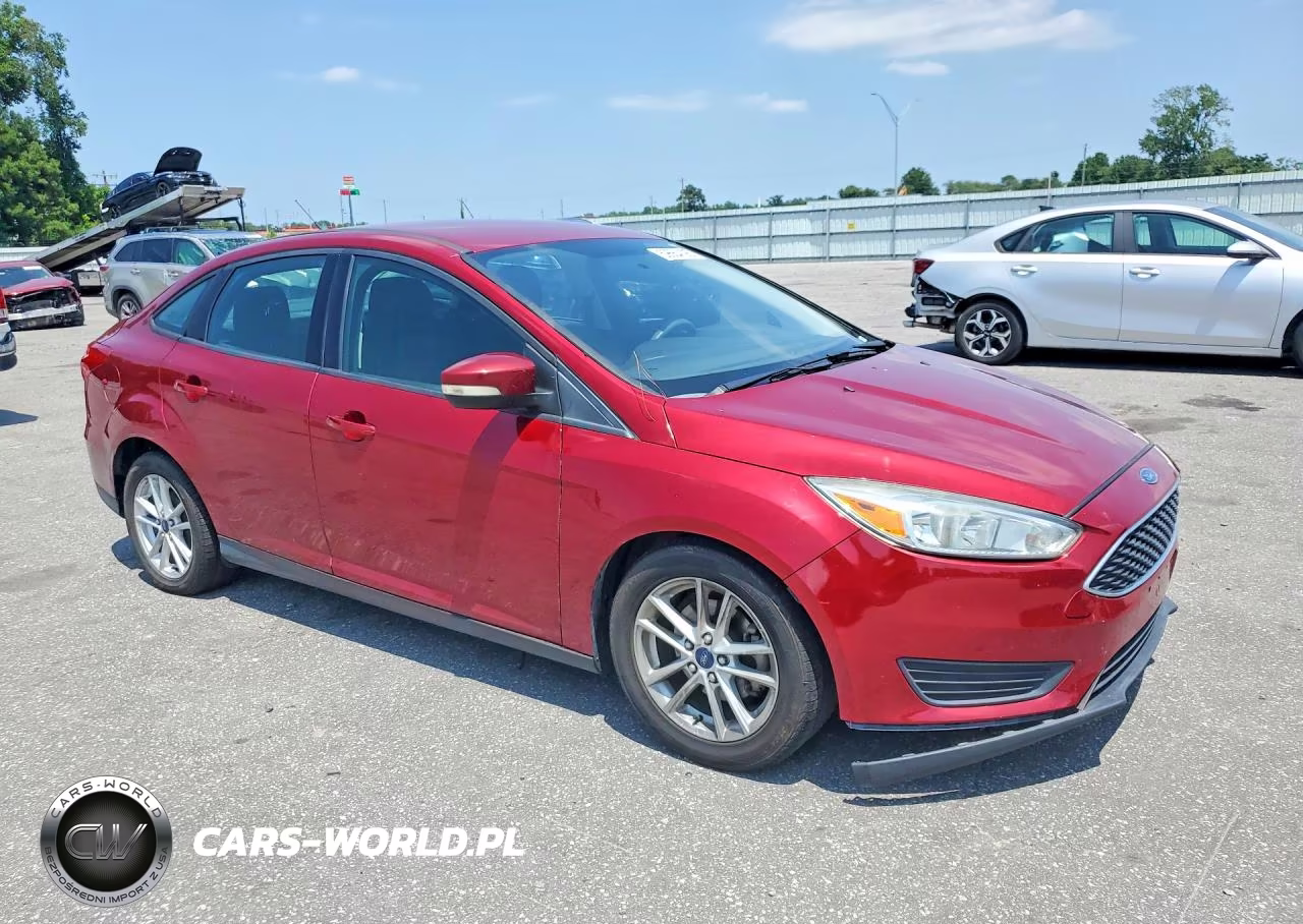 2016 Ford Focus Se VIN:1FADP3F21GL263653 - 4