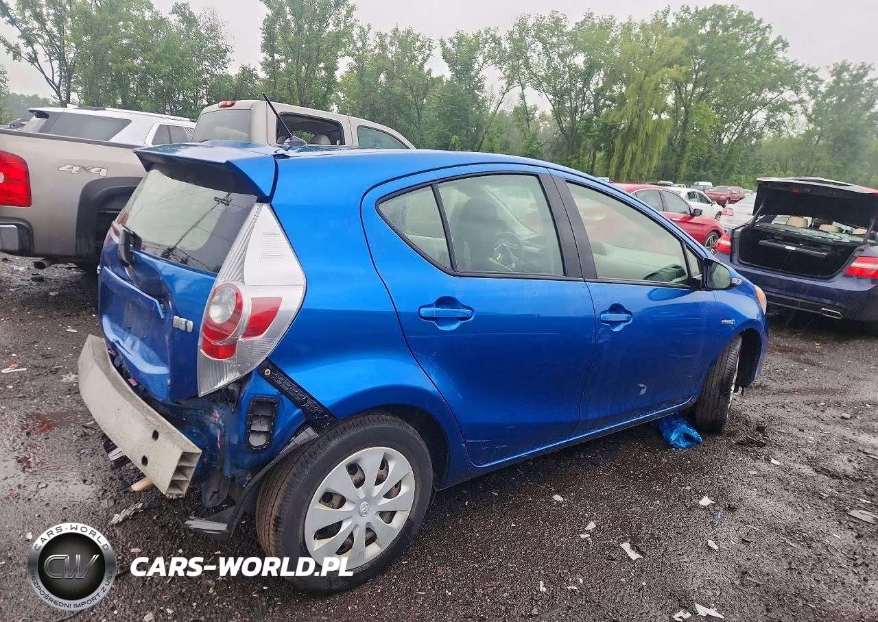 2012 Toyota Prius C One VIN:JTDKDTB39C1507953 - 3