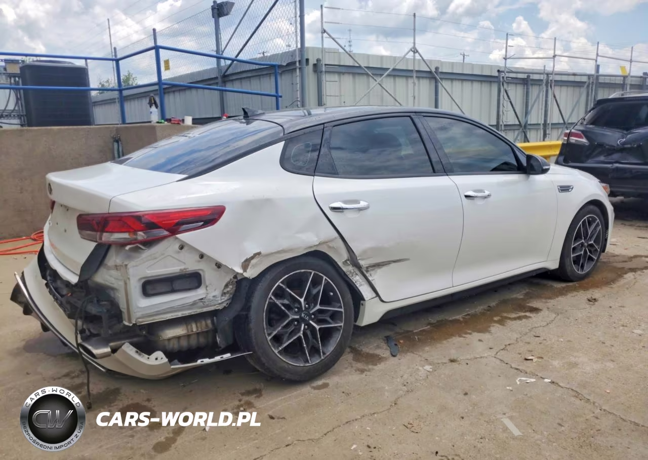 2020 Kia Optima Special Edition VIN:5XXGT4L32LG429100 - 3