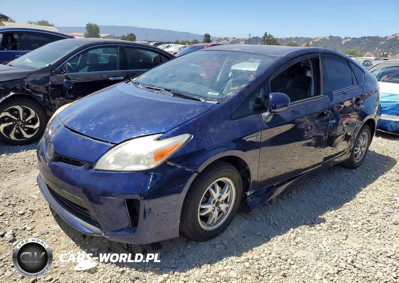 2014 Toyota Prius Three – zdjęcie 1 z 12