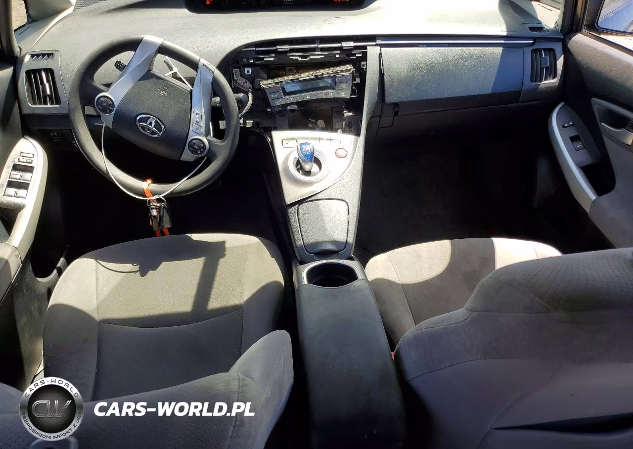 2014 Toyota Prius Three VIN:JTDKN3DU0E1742022 - 8