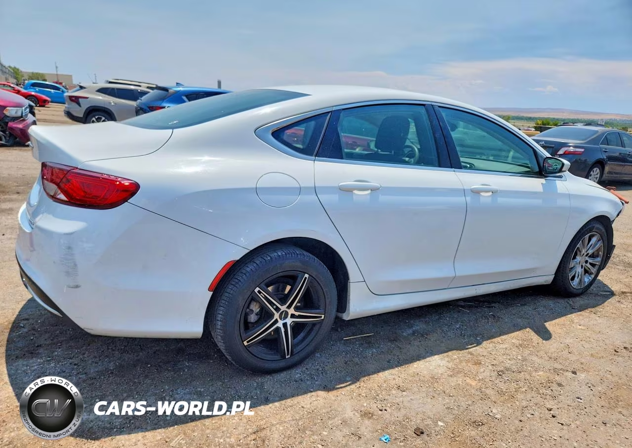 2015 Chrysler 200 Limited VIN:1C3CCCAB5FN684629 - 3