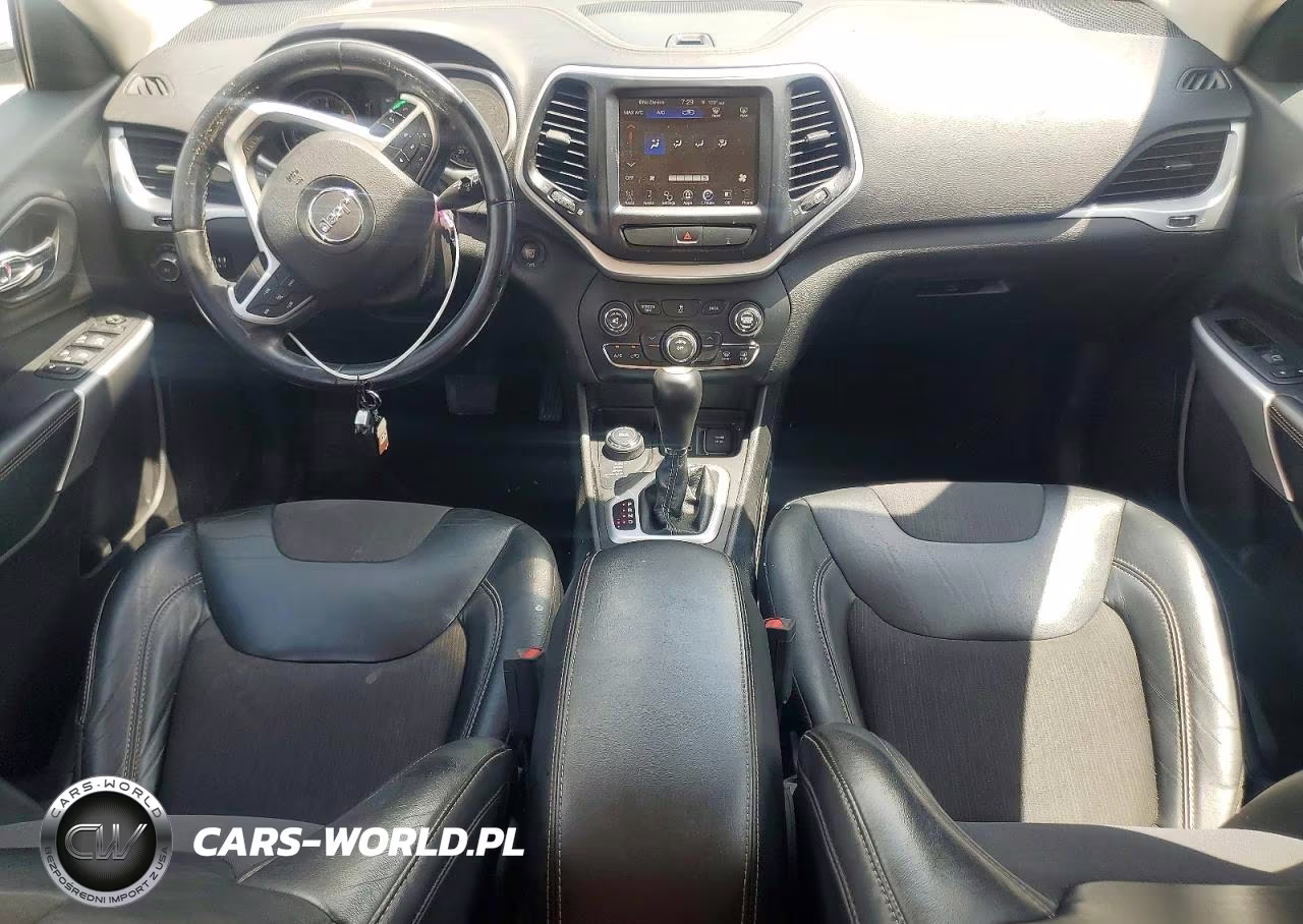 2018 Jeep Cherokee Latitude Plus VIN:1C4PJMLB3JD581732 - 8