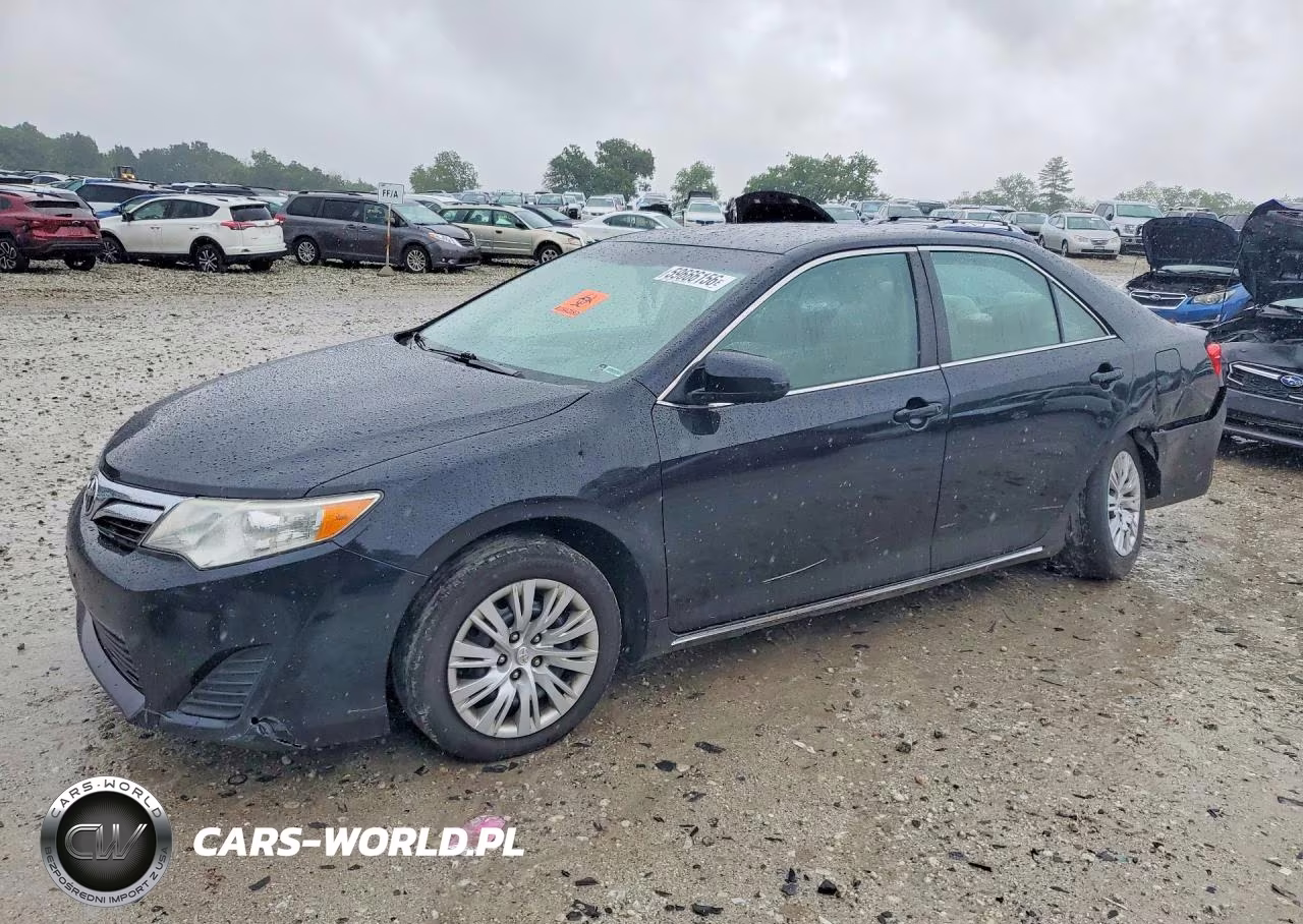 2012 Toyota Camry Le – zdjęcie 1 z 12