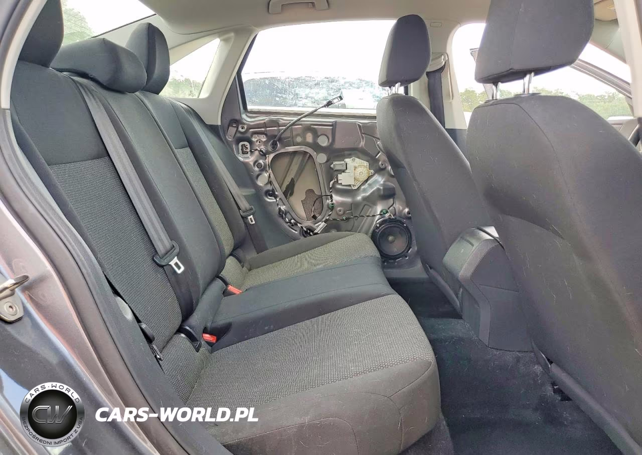 2019 Volkswagen Jetta VIN:3VWCB7BU2KM220012 - 10