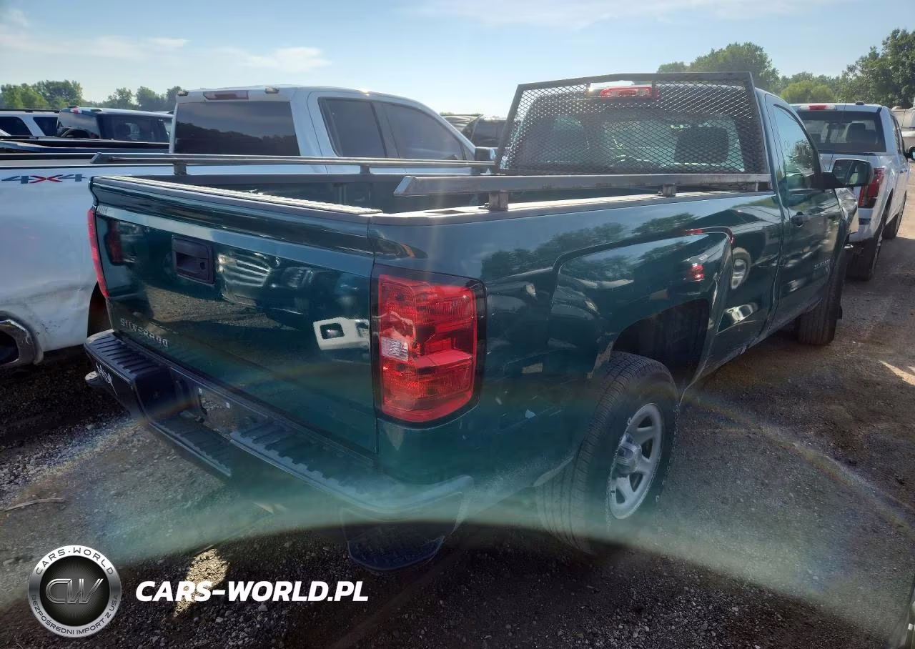 2018 Chevrolet Silverado C1500 VIN:1GCNCNEHXJZ251310 - 3