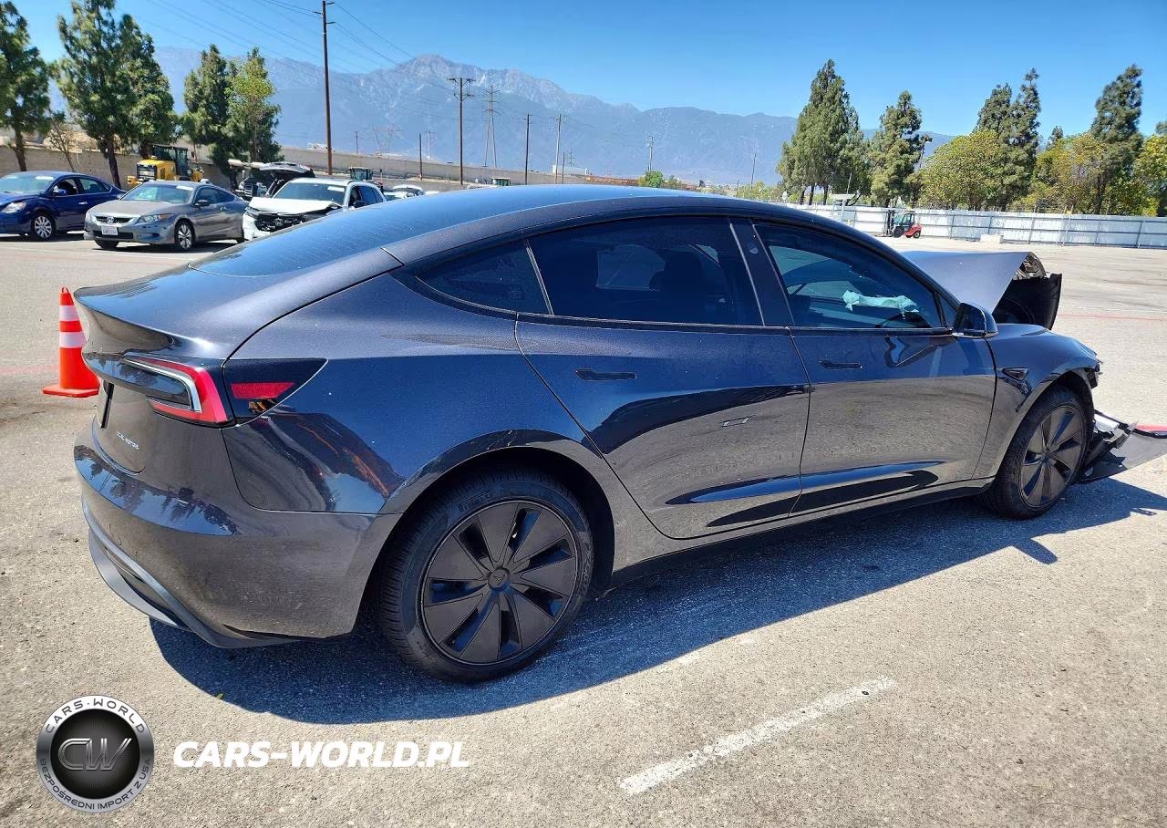 2024 Tesla Model 3 VIN:5YJ3E1EB8RF732633 - 3