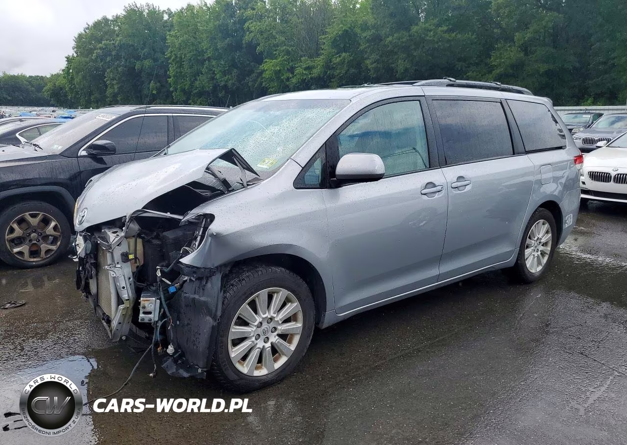 2013 Toyota Sienna Xle 7-Passenger