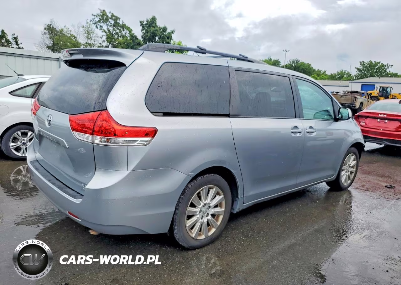 2013 Toyota Sienna Xle 7-Passenger VIN:5TDDK3DC4DS067138 - 3