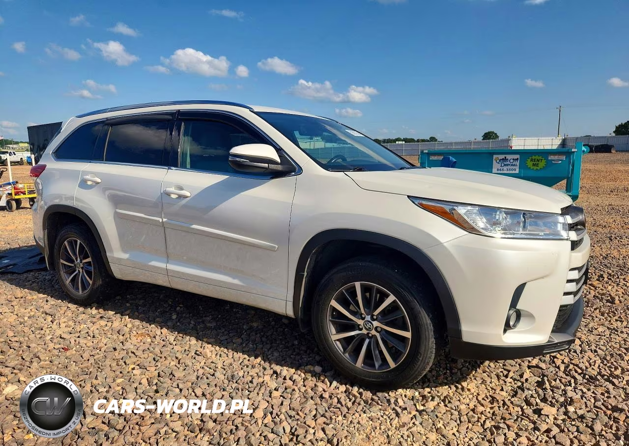 2017 Toyota Highlander Xle VIN:5TDJZRFH0HS510689 - 4