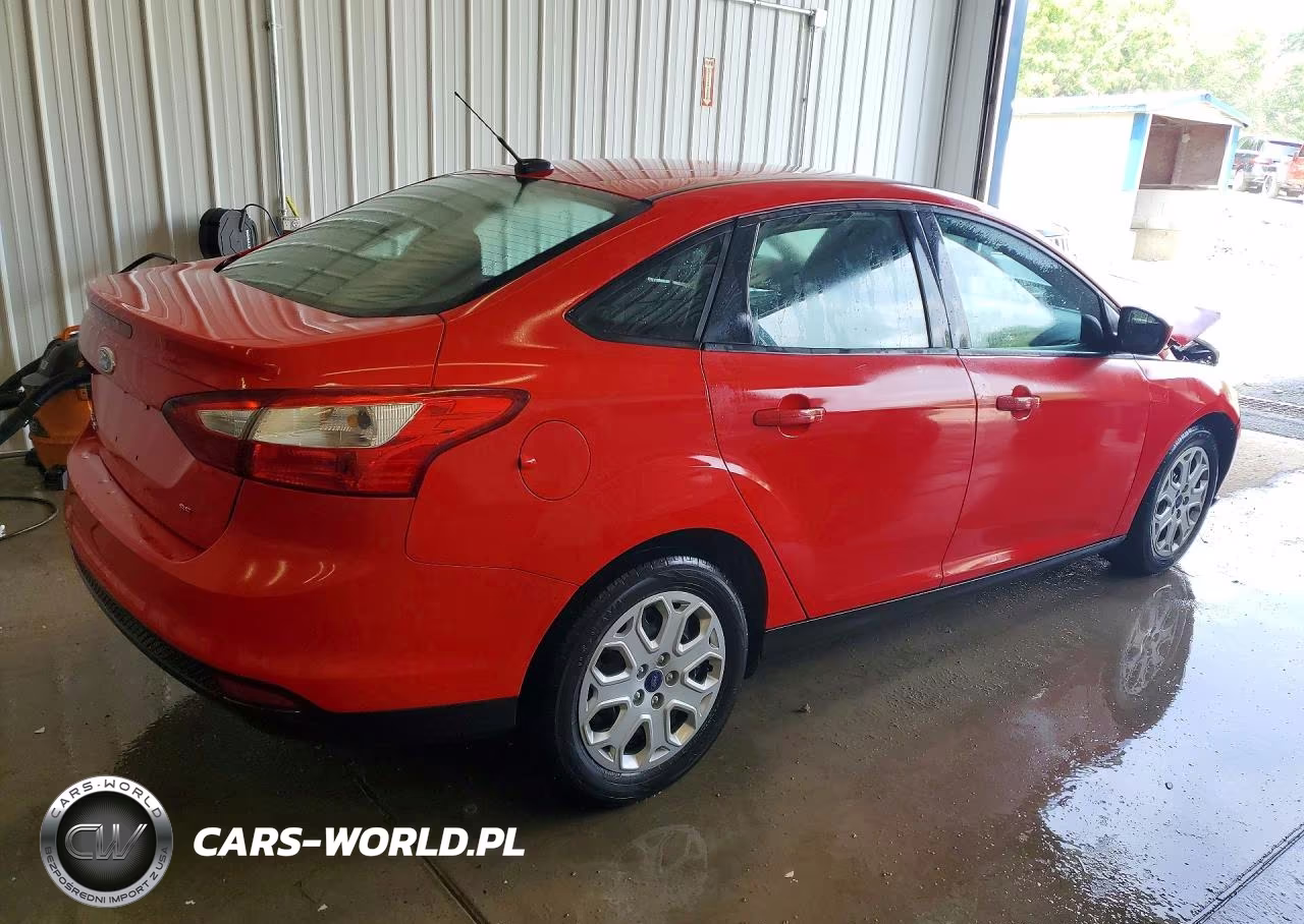 2012 Ford Focus Se VIN:1FAHP3F28CL432563 - 3
