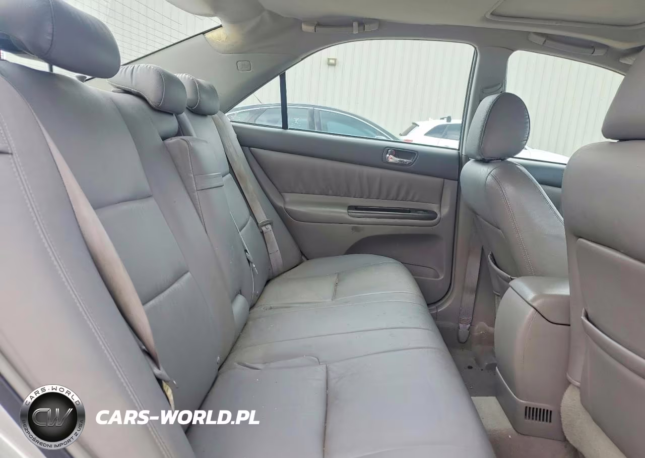 2005 Toyota Camry Le VIN:4T1BE30K15U513198 - 10