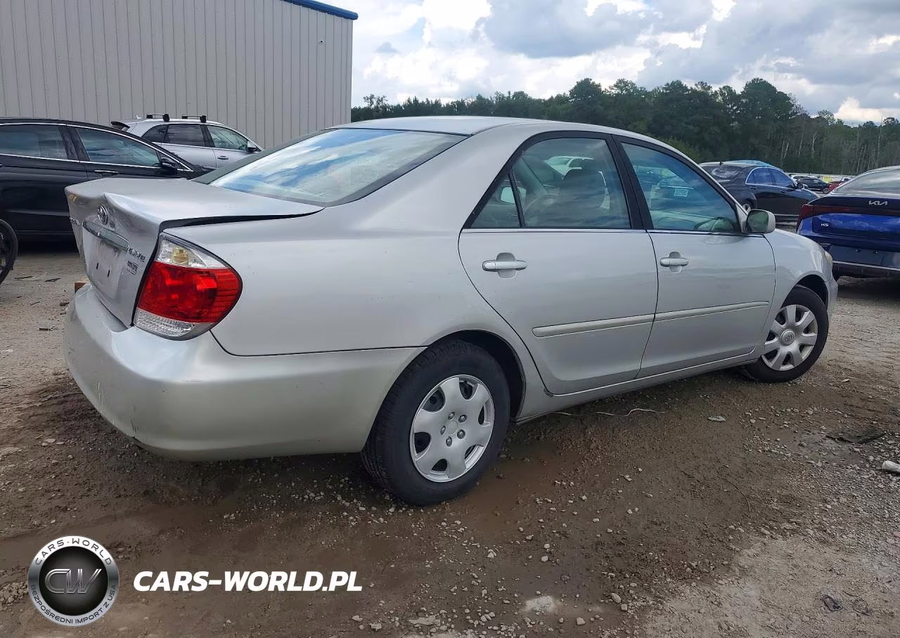 2005 Toyota Camry Le VIN:4T1BE30K15U513198 - 3