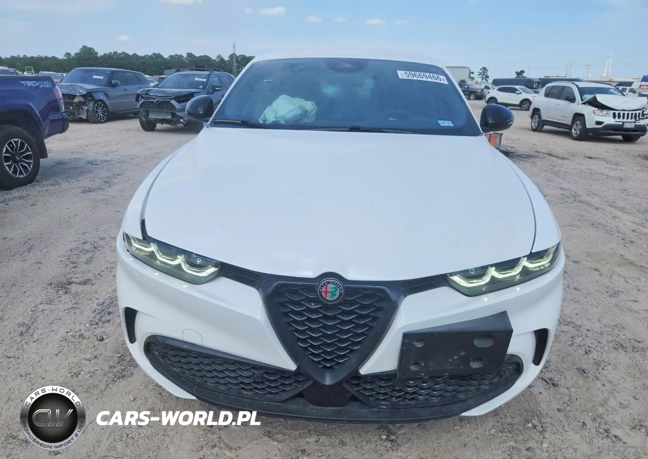 2025 Alfa Romeo Tonale Base VIN:ZASNATAN0S3091050 - 5