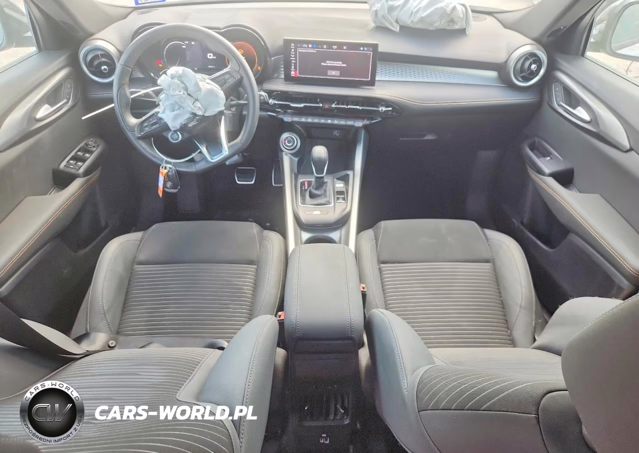 2025 Alfa Romeo Tonale Base VIN:ZASNATAN0S3091050 - 8