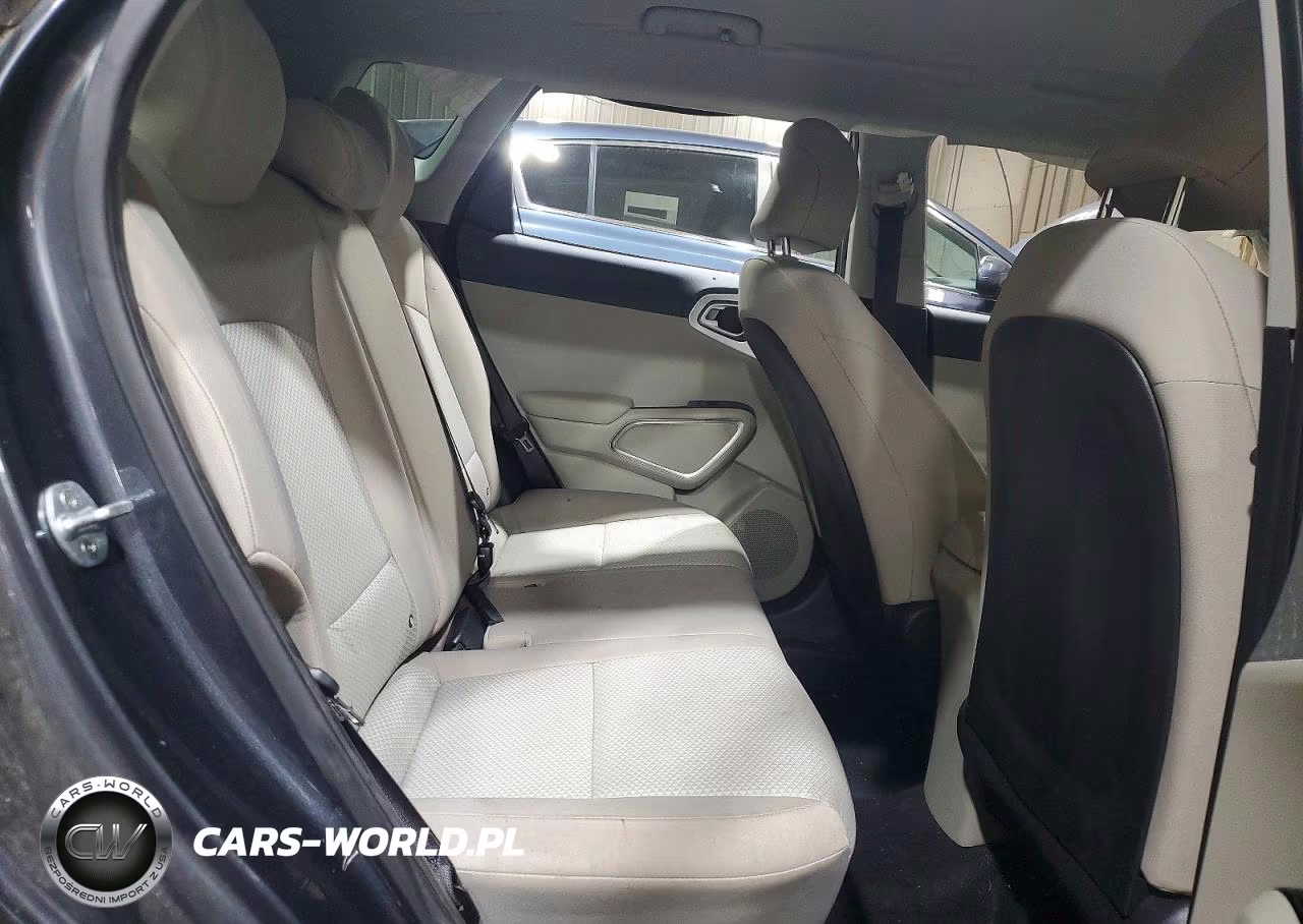 2020 Kia Soul Lx VIN:KNDJ23AU8L7070228 - 11