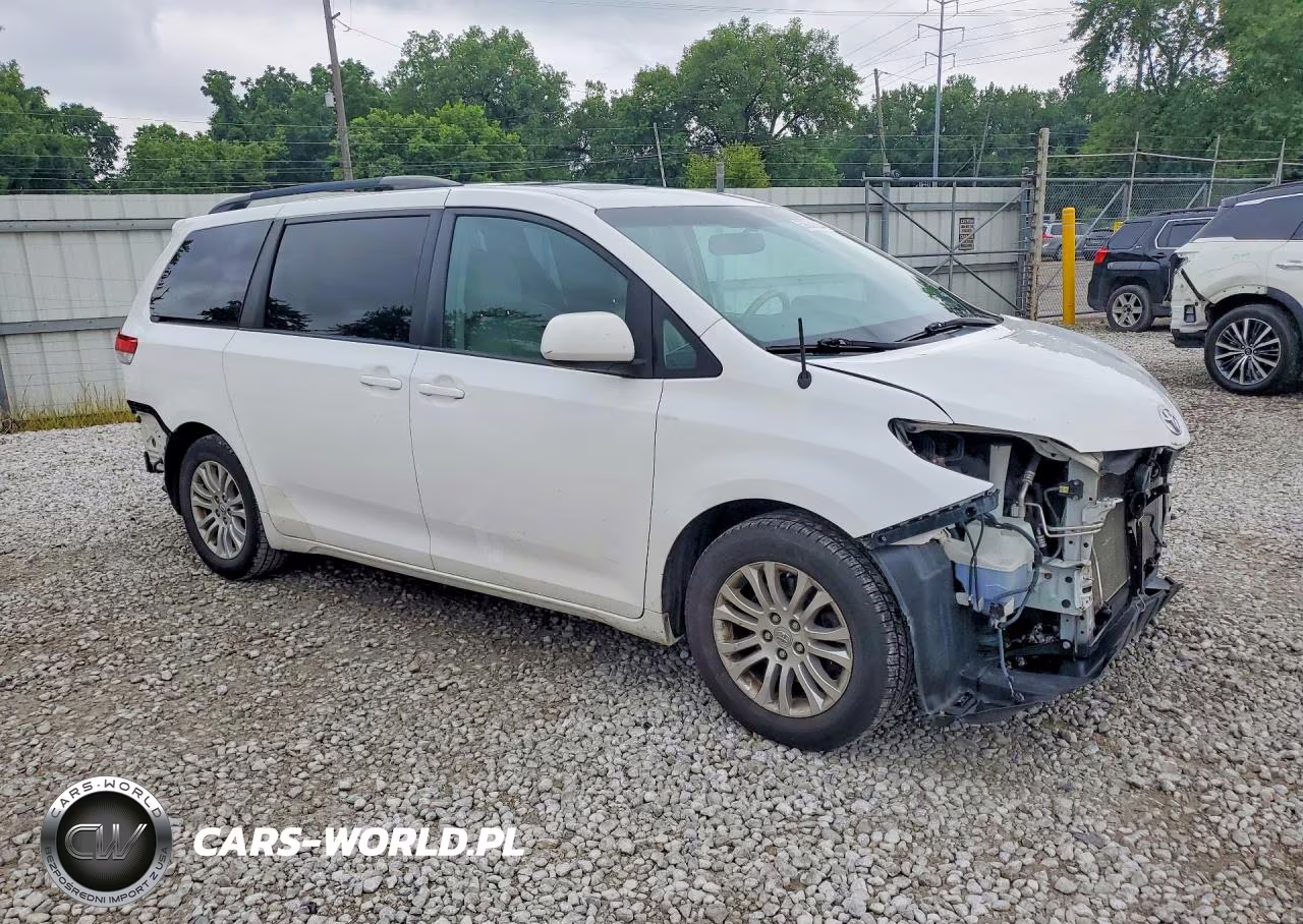 2014 Toyota Sienna Xle 8-Passenger VIN:5TDYK3DC3ES444268 - 4
