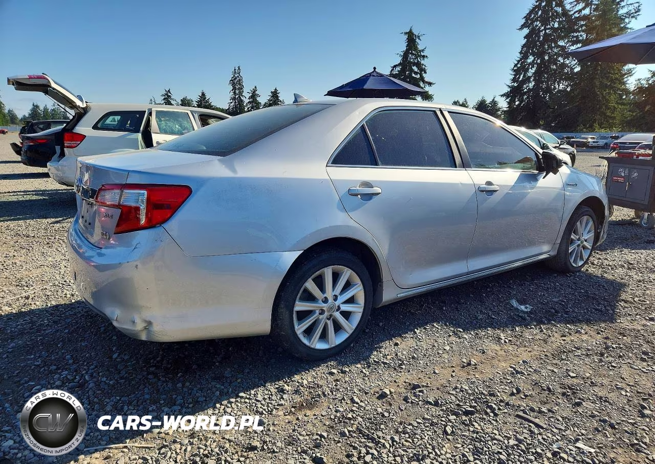 2014 Toyota Camry Hybrid Xle VIN:4T1BD1FK8EU127439 - 3