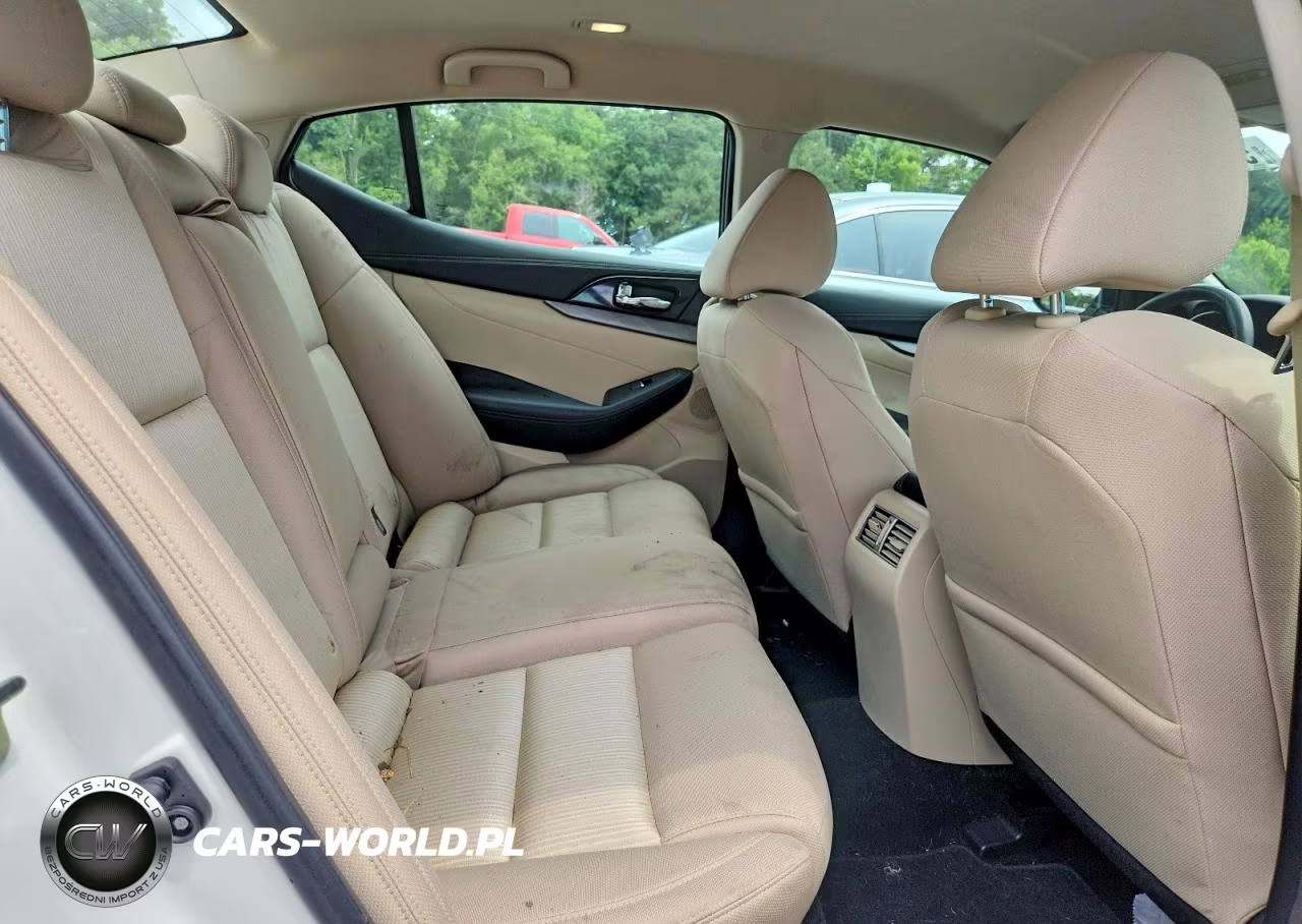2017 Nissan Maxima 3.5 S VIN:1N4AA6AP6HC407109 - 10