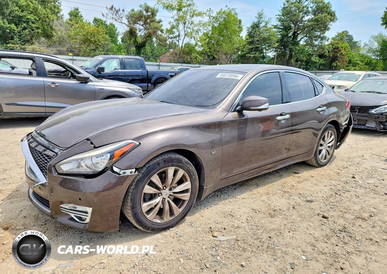 2015 Infiniti Q70 3.7