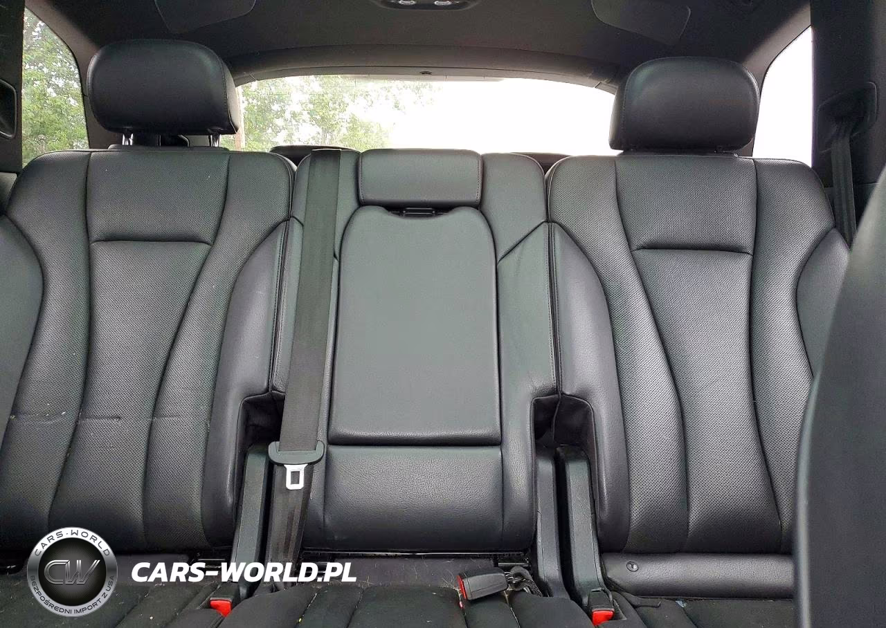 2017 Audi Q7 Prestige VIN:WA1VAAF77HD039907 - 10
