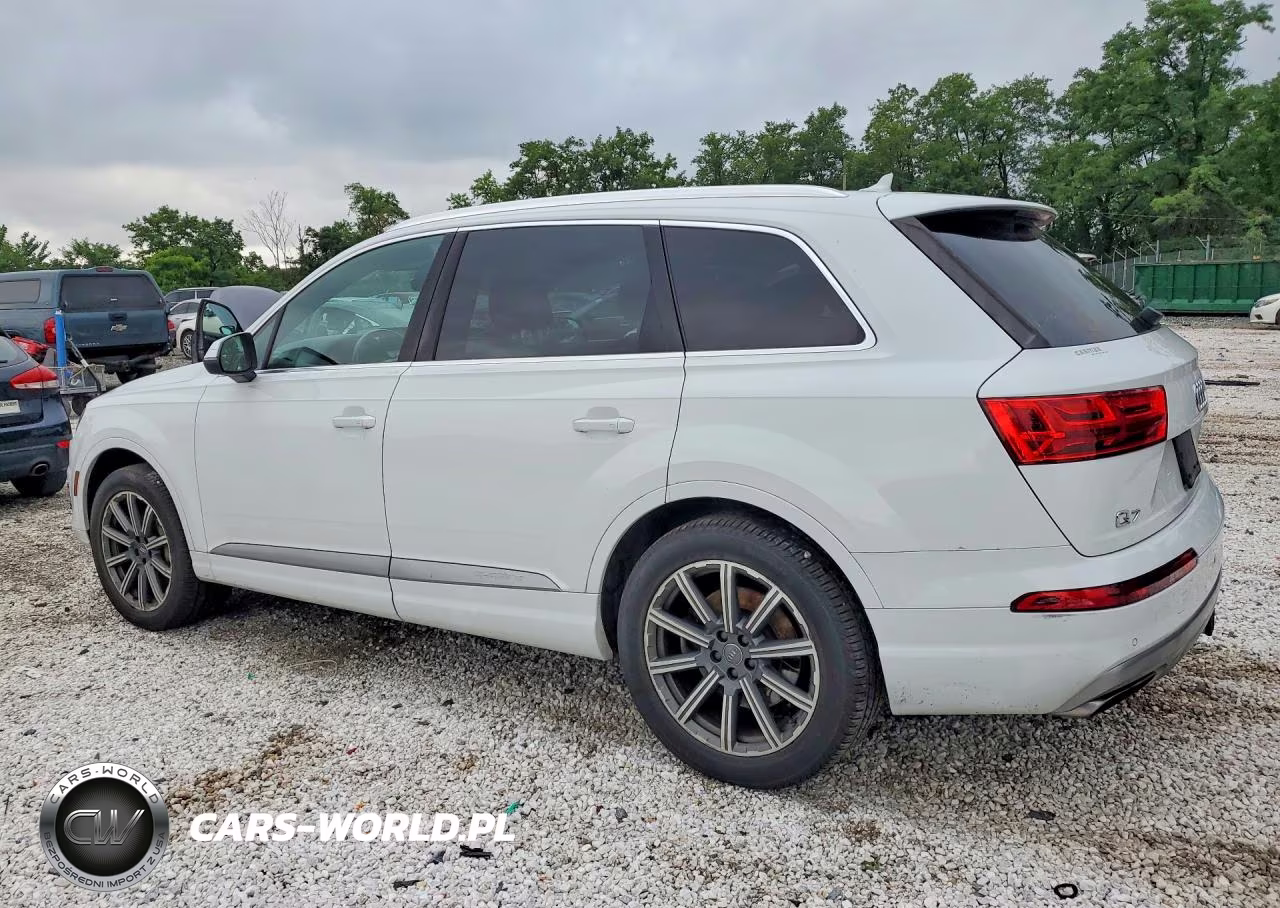2017 Audi Q7 Prestige VIN:WA1VAAF77HD039907 - 2