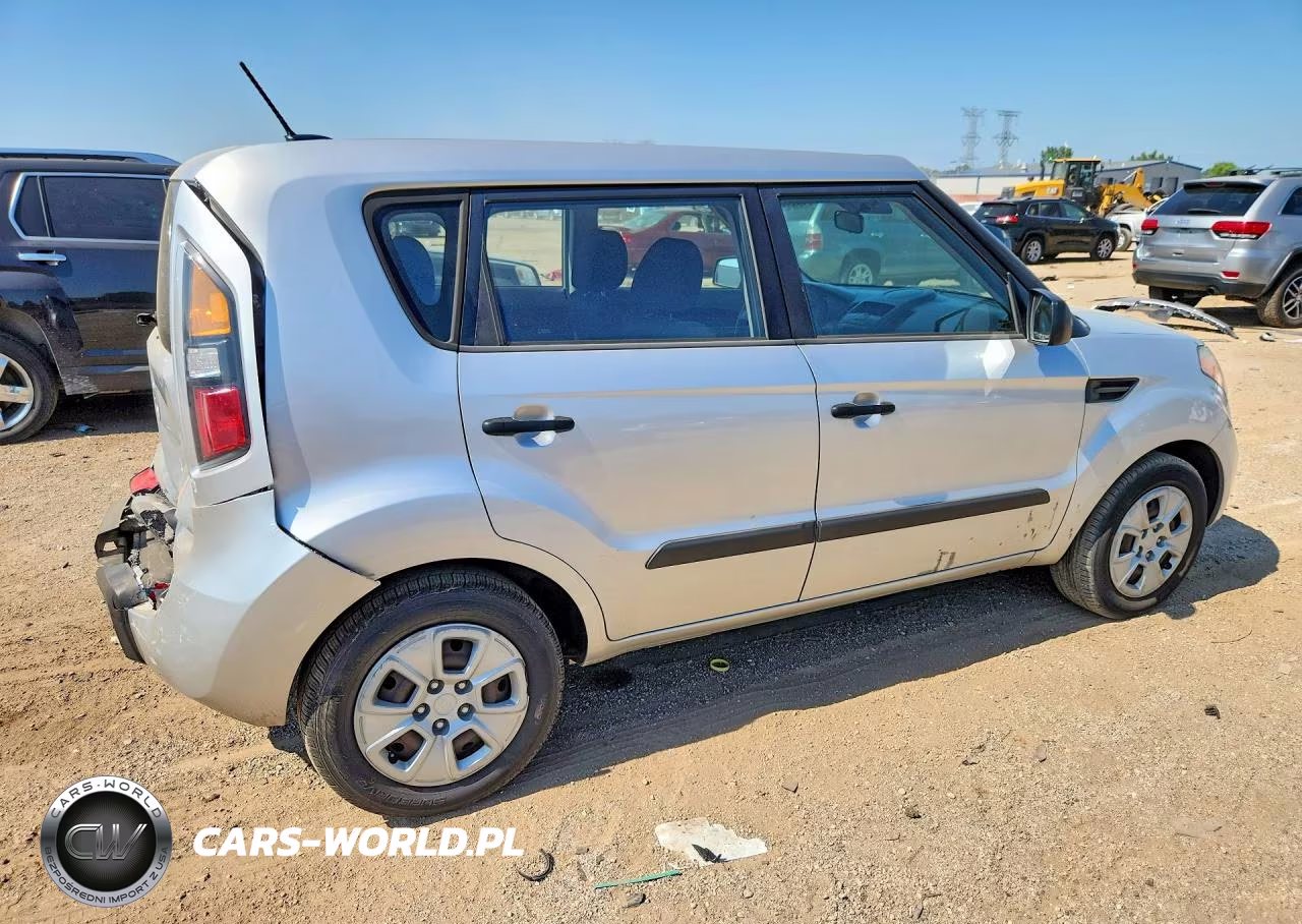 2011 Kia Soul Base VIN:KNDJT2A12B7264152 - 3