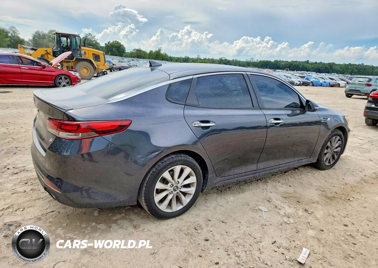 2018 Kia Optima S VIN:5XXGT4L35JG230863 - 3