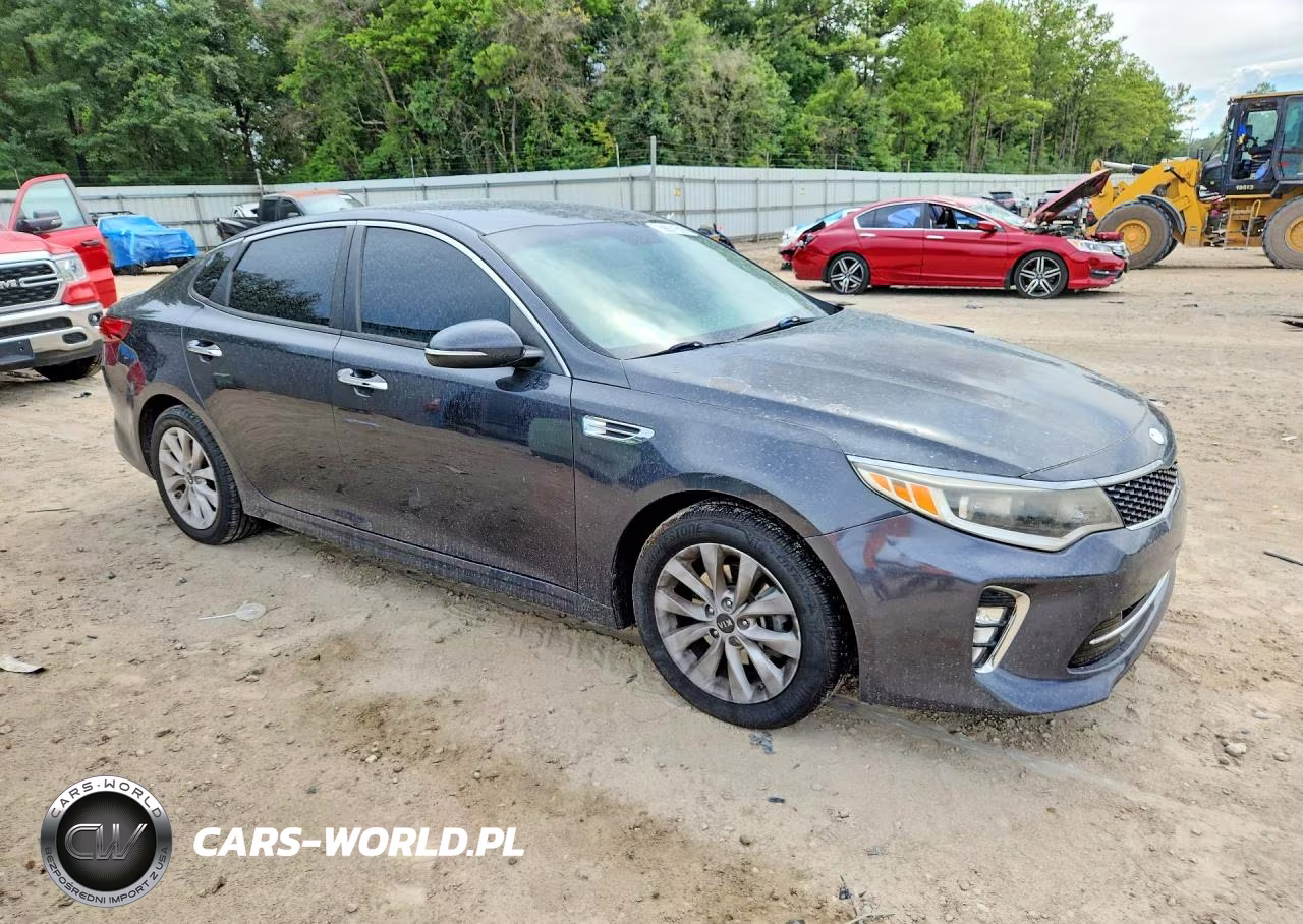 2018 Kia Optima S VIN:5XXGT4L35JG230863 - 4