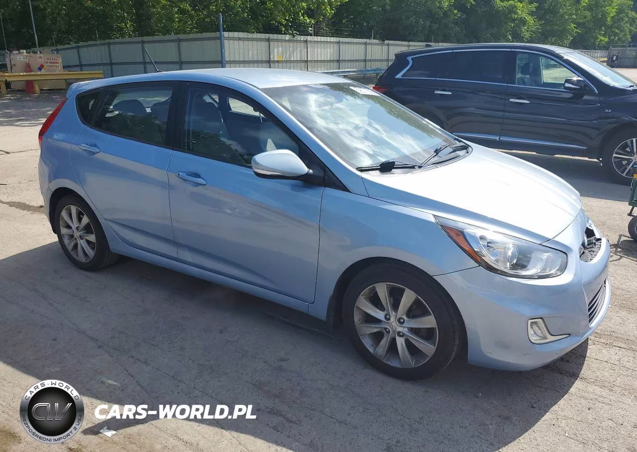 2013 Hyundai Accent Se VIN:KMHCU5AE5DU074873 - 4