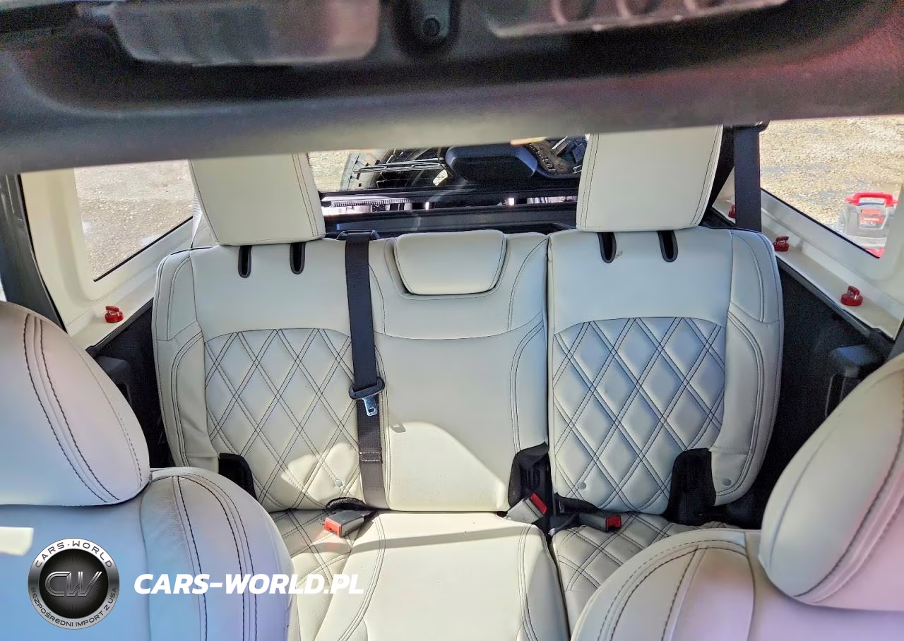 2019 Jeep Wrangler Unlimited Sahara VIN:1C4HJXEN2KW594555 - 10