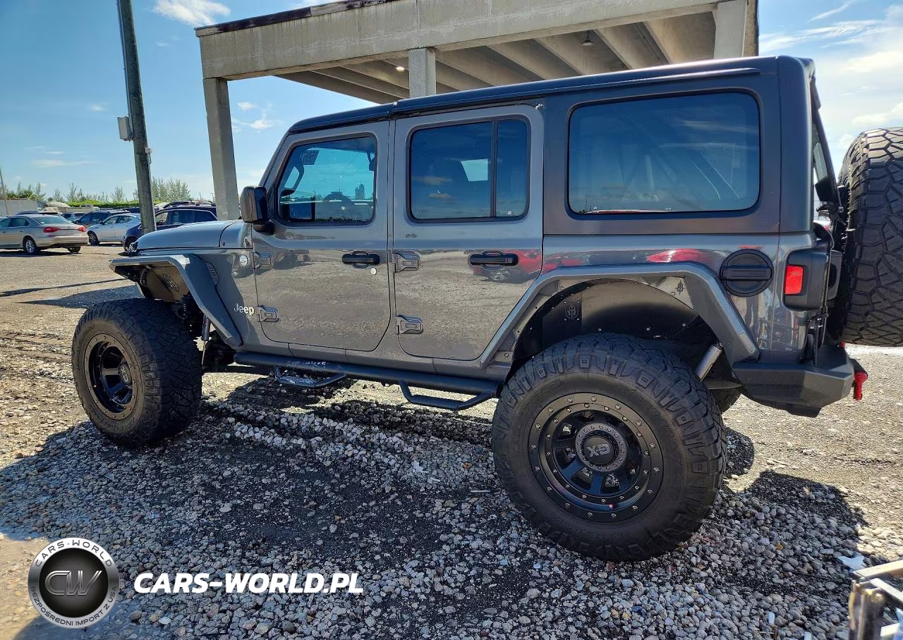 2019 Jeep Wrangler Unlimited Sahara VIN:1C4HJXEN2KW594555 - 2