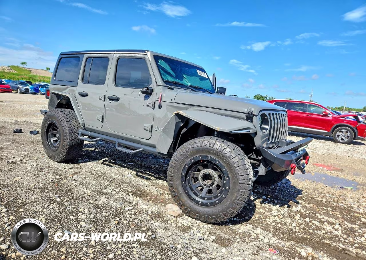 2019 Jeep Wrangler Unlimited Sahara VIN:1C4HJXEN2KW594555 - 4