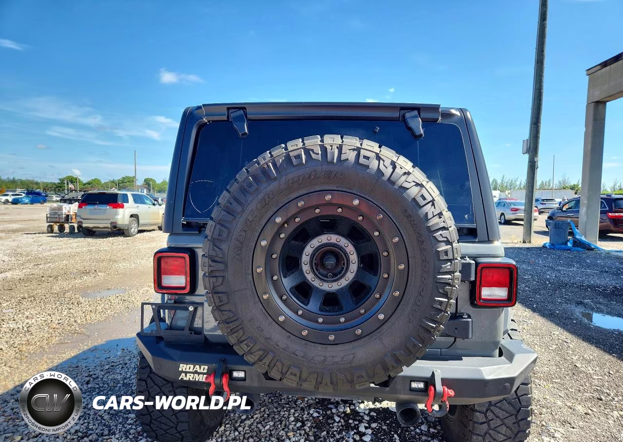2019 Jeep Wrangler Unlimited Sahara VIN:1C4HJXEN2KW594555 - 6