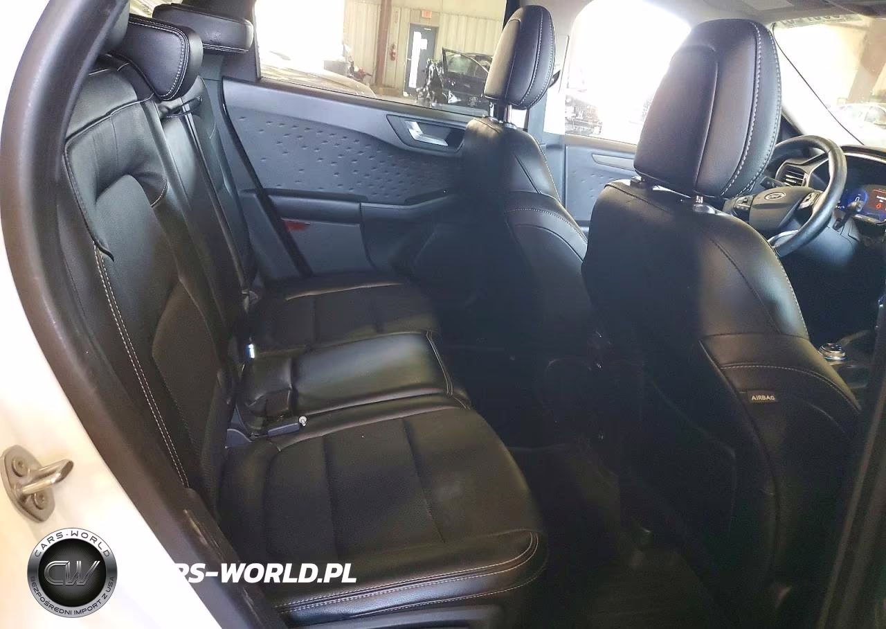 2020 Ford Escape Titanium VIN:1FMCU9J94LUC37747 - 10