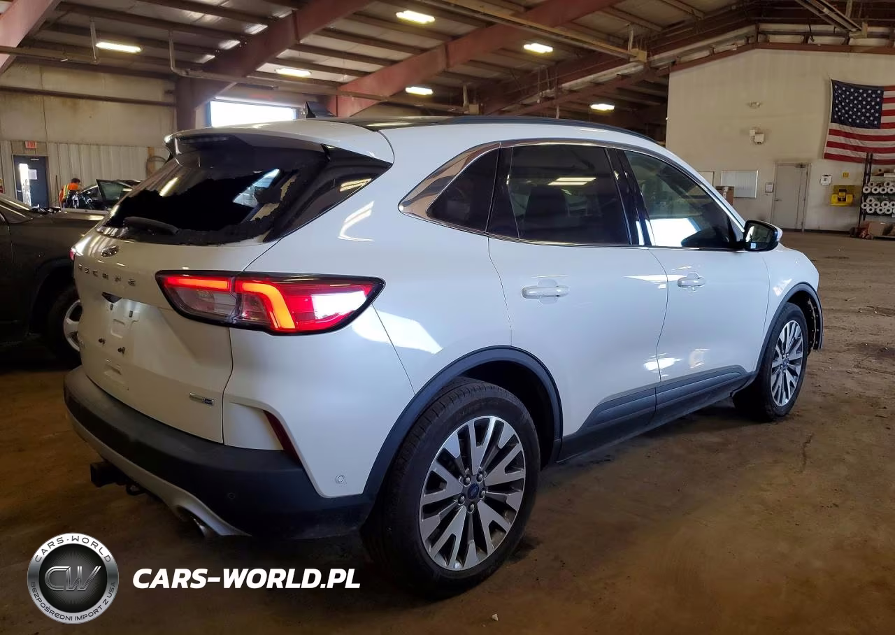 2020 Ford Escape Titanium VIN:1FMCU9J94LUC37747 - 3