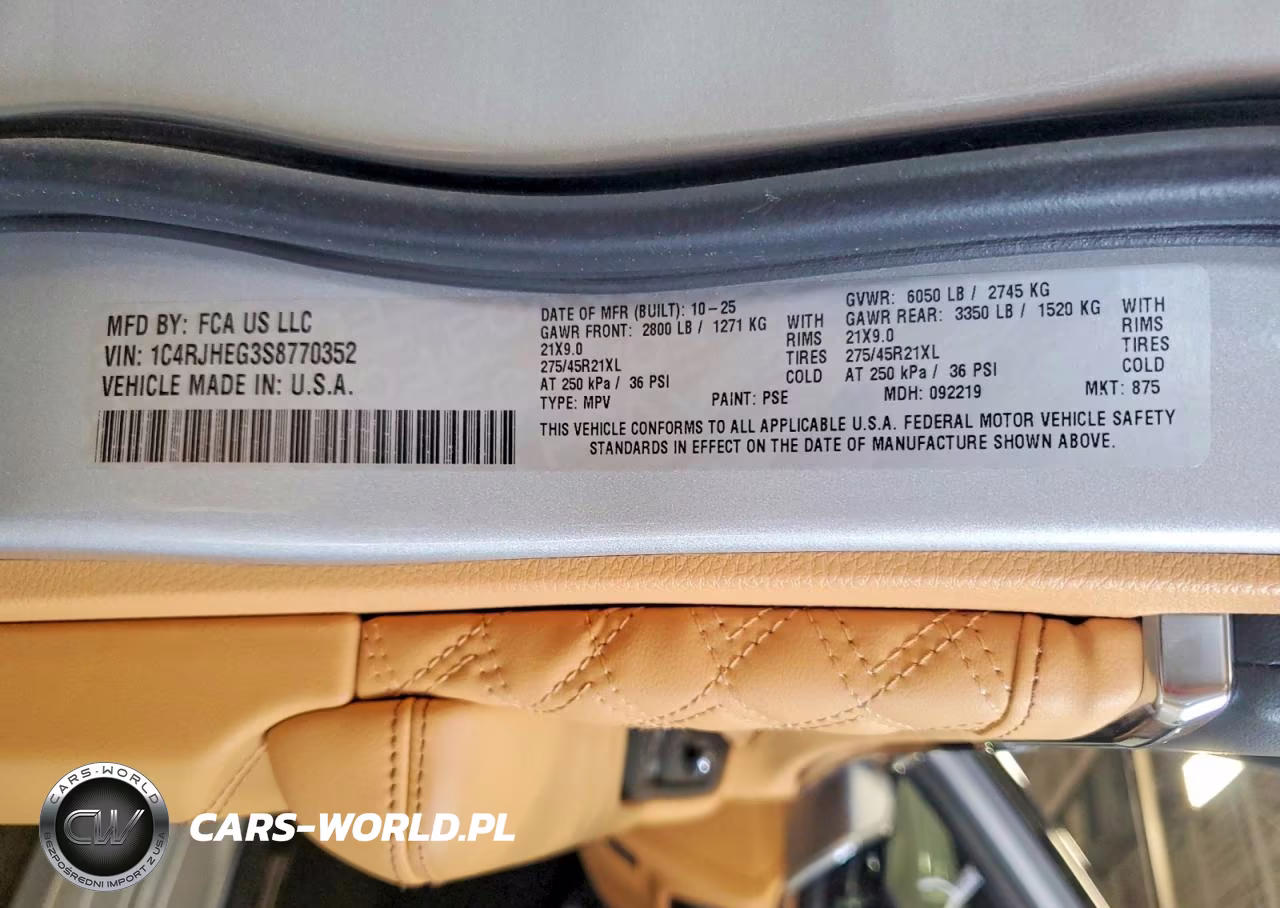 2025 Jeep Grand Cherokee Summit VIN:1C4RJHEG3S8770352 - 13