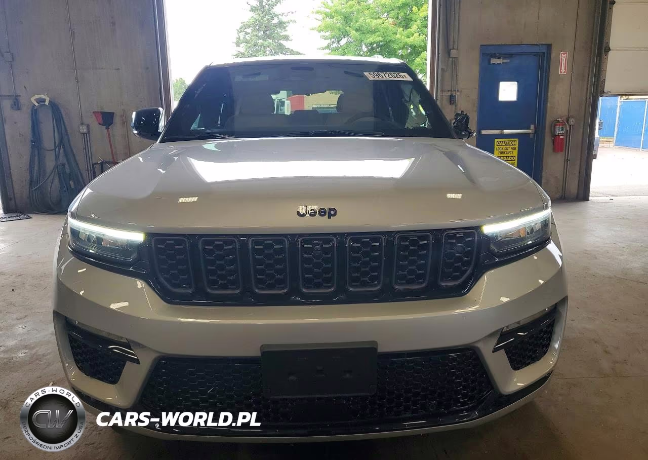2025 Jeep Grand Cherokee Summit VIN:1C4RJHEG3S8770352 - 5