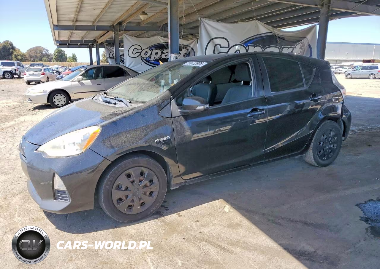 2014 Toyota Prius C Three – zdjęcie 1 z 12