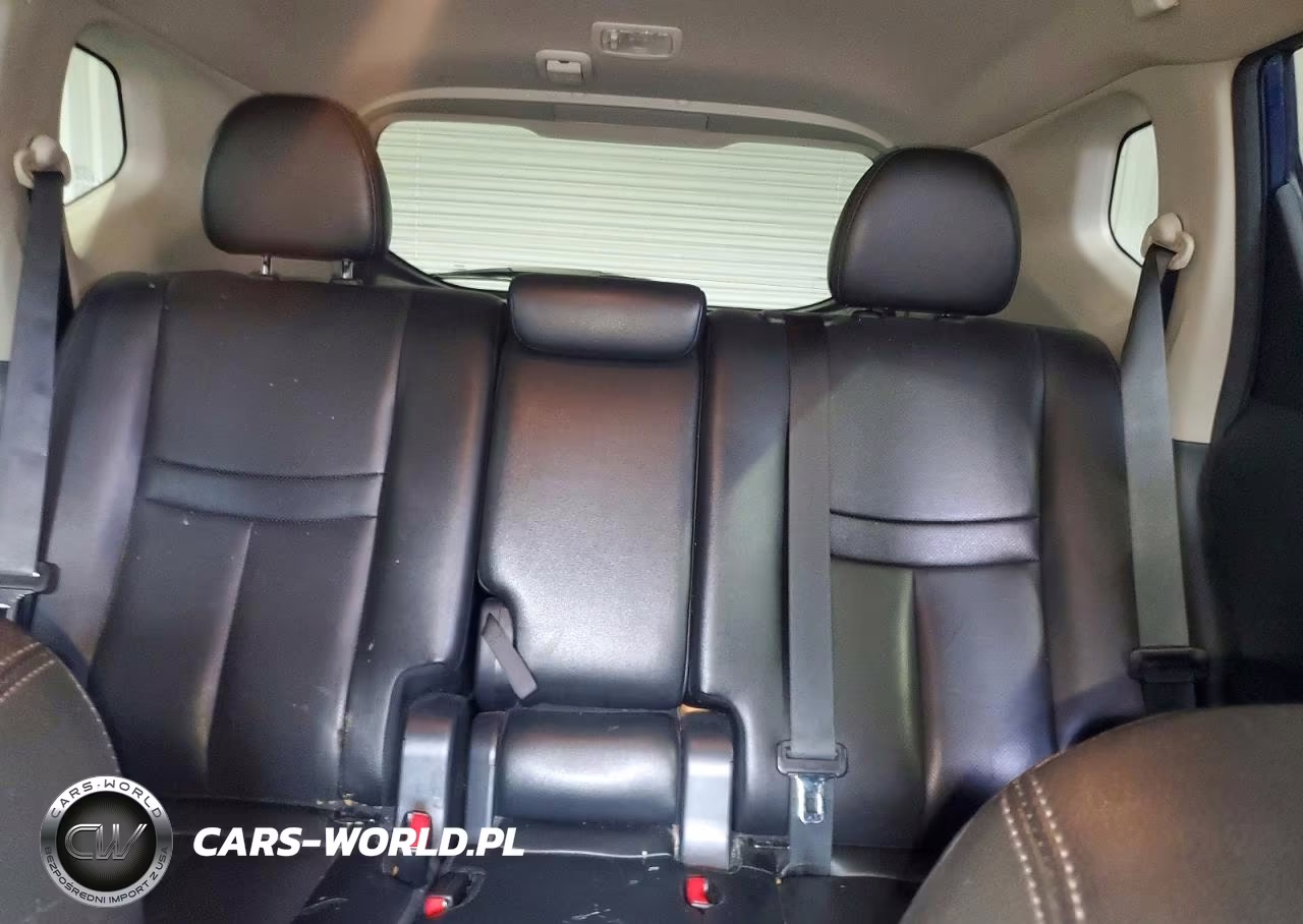 2019 Nissan Rogue S VIN:5N1AT2MV8KC791792 - 10