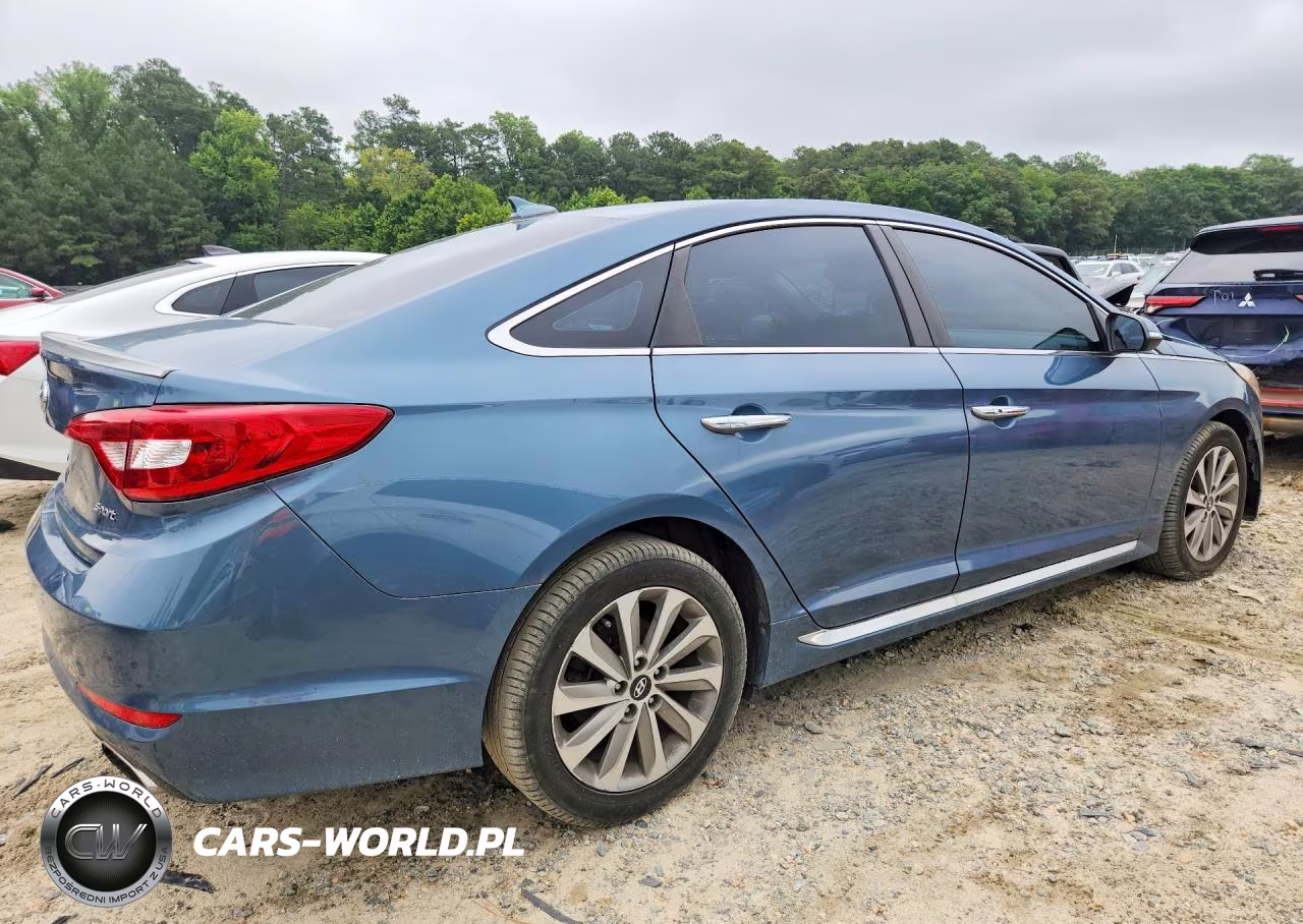 2015 Hyundai Sonata Sport VIN:5NPE34AF8FH081588 - 3