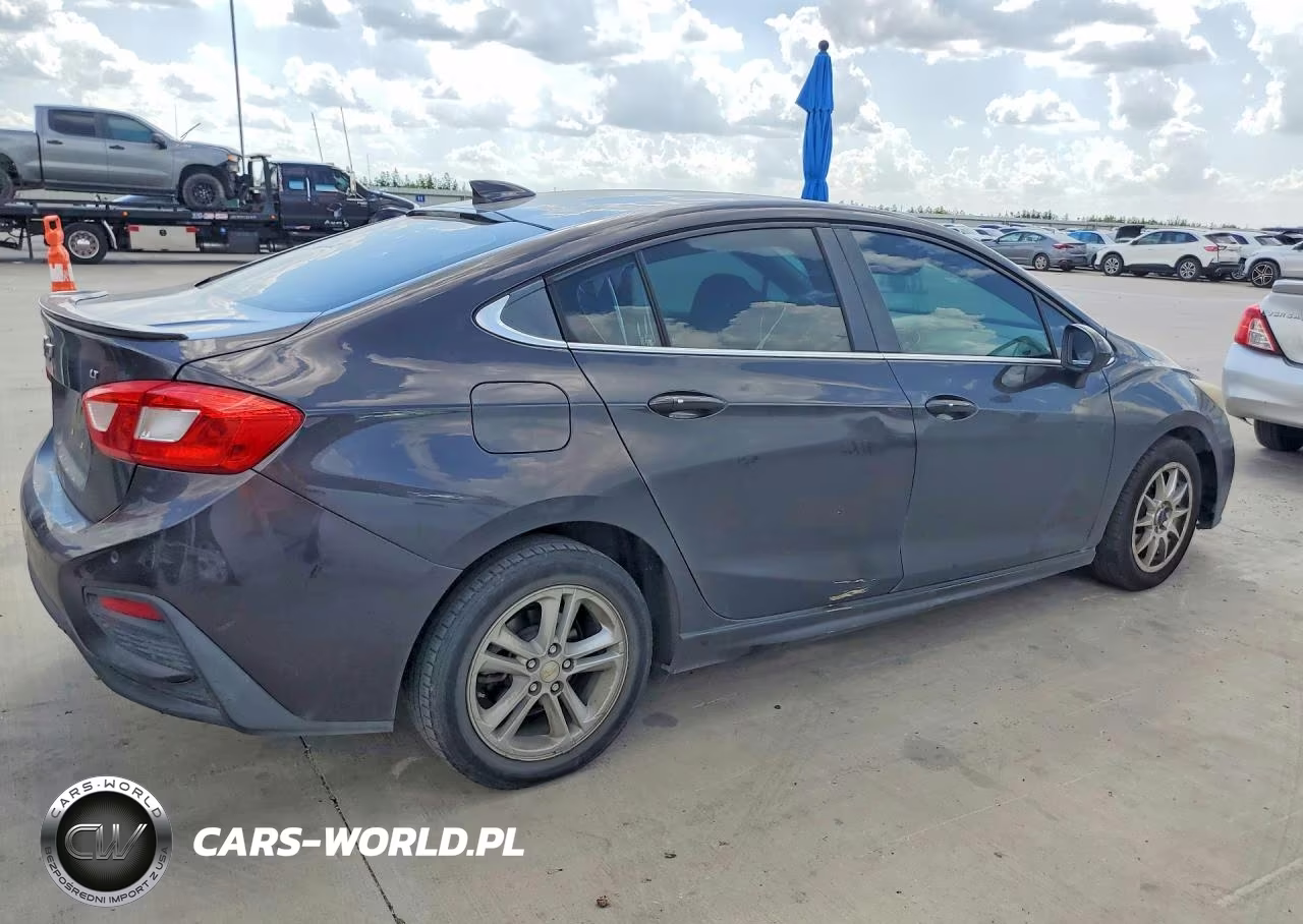 2017 Chevrolet Cruze Lt VIN:1G1BE5SMXH7109309 - 3