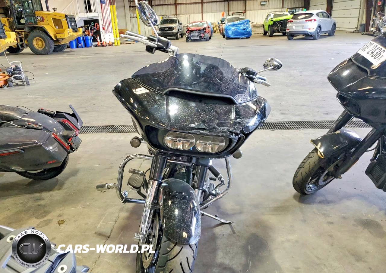 2017 Harley-Davidson Fltrxs Road Glide Special VIN:1HD1KTC18HB613521 - 2