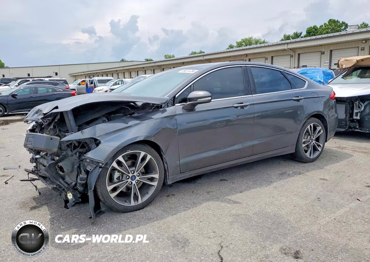 2020 Ford Fusion Titanium – zdjęcie 1 z 12