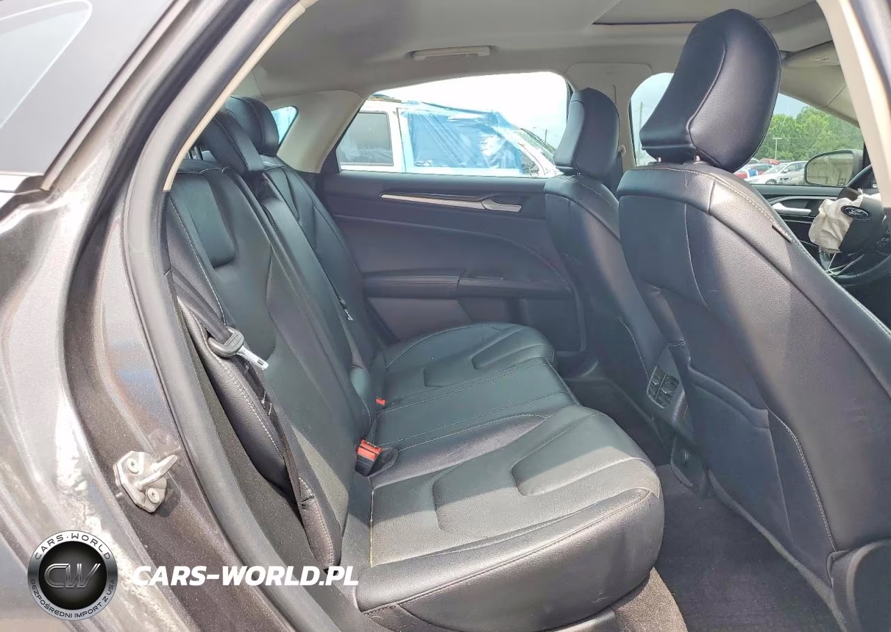 2020 Ford Fusion Titanium VIN:3FA6P0K99LR257587 - 10