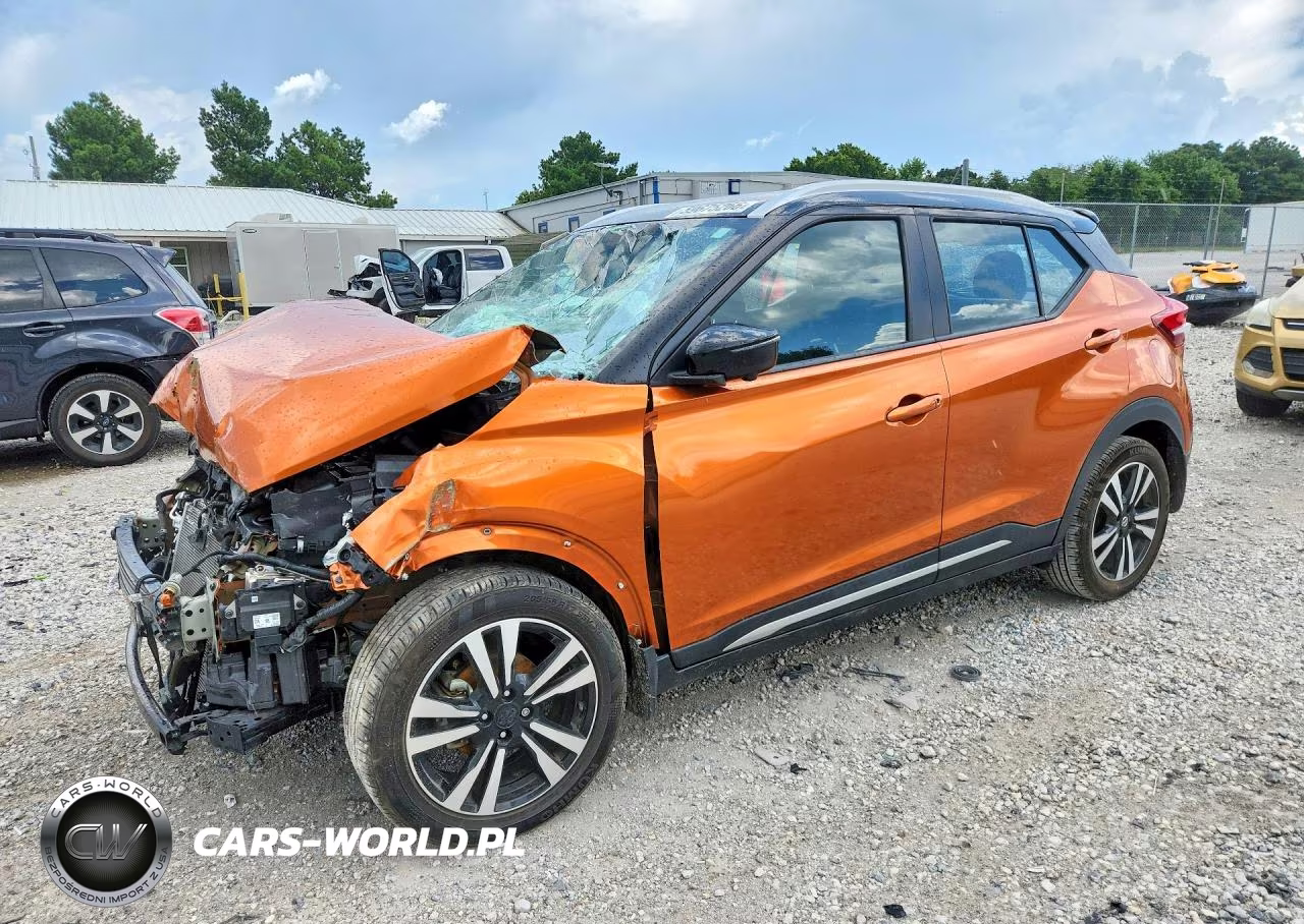 2018 Nissan Kicks Sr VIN:3N1CP5CU7JL524144 - 1