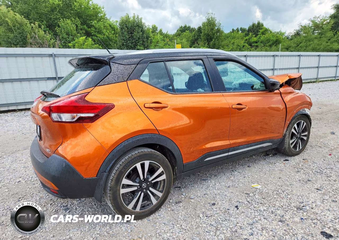 2018 Nissan Kicks Sr VIN:3N1CP5CU7JL524144 - 3