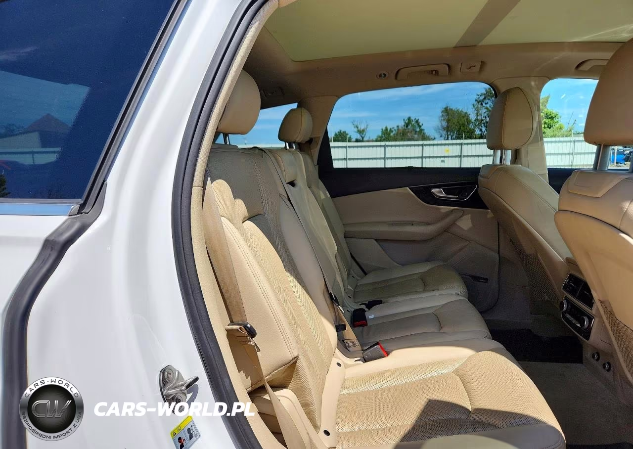 2019 Audi Q7 Premium Plus VIN:WA1LAAF78KD009121 - 11