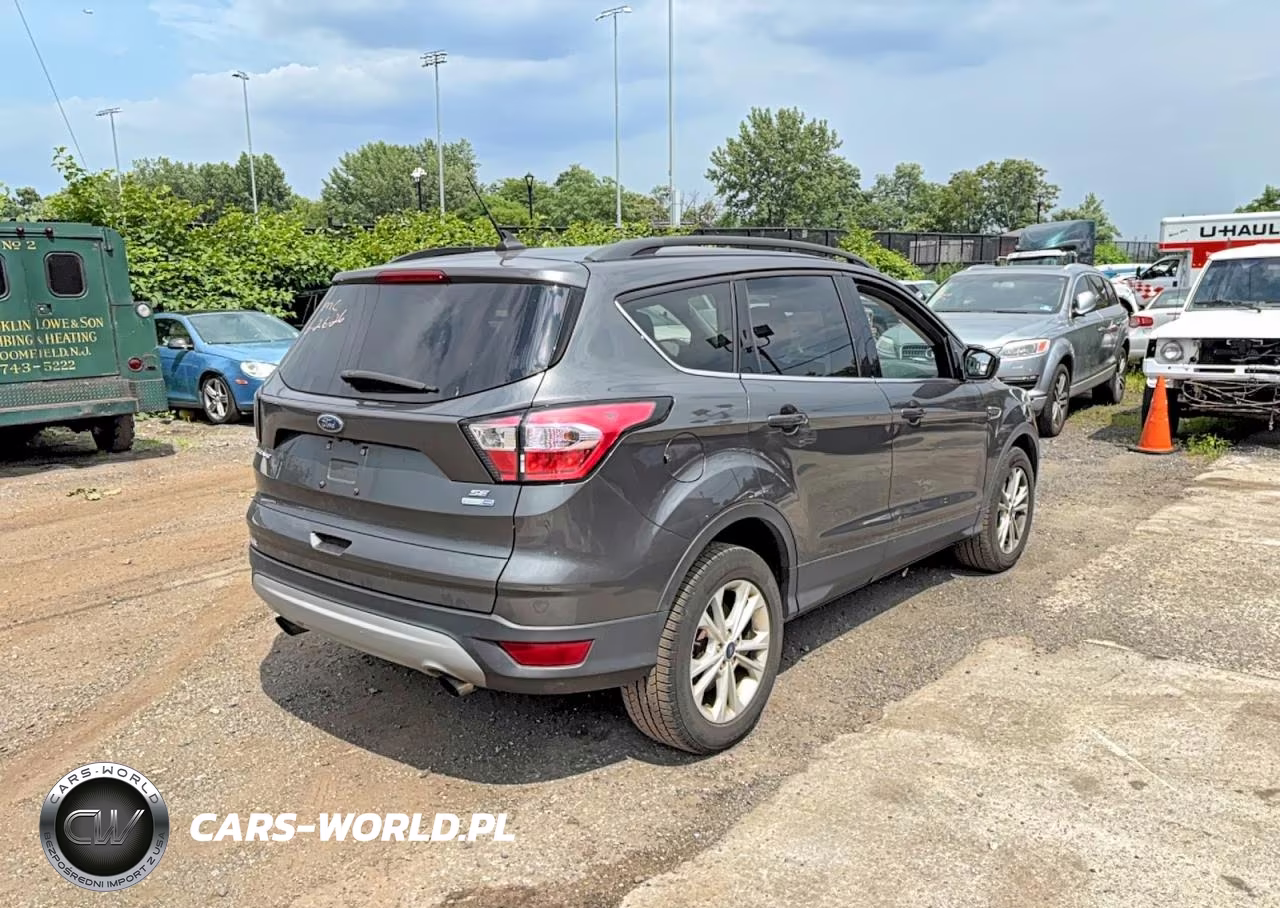 2018 Ford Escape Se VIN:1FMCU9GD9JUD12743 - 4